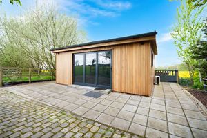 Photo 32- click for photo gallery